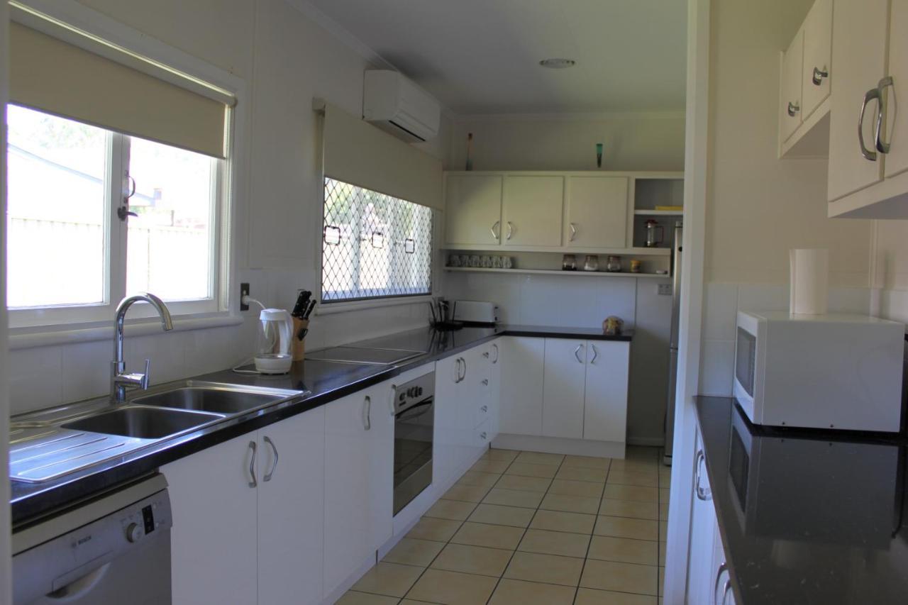 Edge Hill Clean & Green Cairns, 7 Minutes From The Airport, 7 Minutes To Cairns Cbd & Reef Fleet Terminal Buitenkant foto