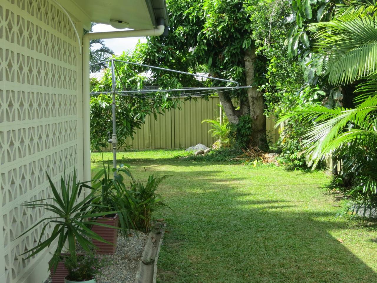 Edge Hill Clean & Green Cairns, 7 Minutes From The Airport, 7 Minutes To Cairns Cbd & Reef Fleet Terminal Buitenkant foto