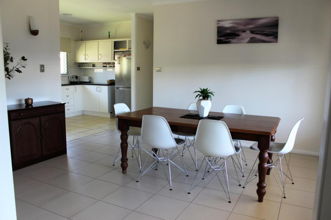 Edge Hill Clean & Green Cairns, 7 Minutes From The Airport, 7 Minutes To Cairns Cbd & Reef Fleet Terminal Buitenkant foto